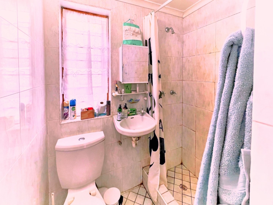 To Let 1 Bedroom Property for Rent in Green Point Western Cape